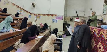 رئيس جامعة الأزهر يتفقد امتحانات كلية الدراسات الإسلامية بنات