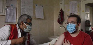 استمرار عمليات التطعيم للمواطنين ضد «كورونا»