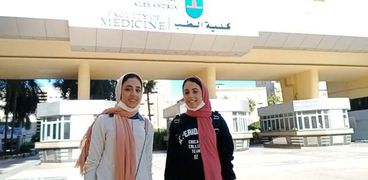 شهد وشروق في كلية الطب جامعة الإسكندرية