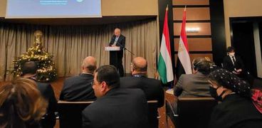 رئيس «اقتصادية قناة السويس» خلال مشاركته فى منتدى الأعمال المصرى - المجرى