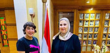 وزيرة التضامن الاجتماعي نيفين القباج استقبلت أمس منة عبد العزيز فتاة التيك توك