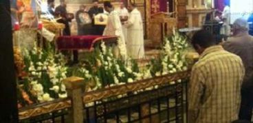 بدء مراسم قداس تأبين ضحايا الطائرة الروسية في كنيسة السمائيين بشرم الشيخ