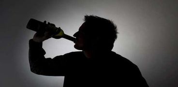العلماء يختبرون عقارا جديدا للتخلص من إدمان الكحول