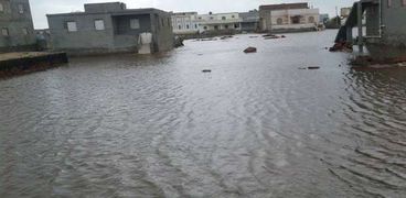 مياه الأمطار تغمر شوارع قرية «الديبة» ببورسعيد