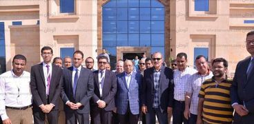 وزير التنمية المحلية ومحافظ أسيوط يتفقدان المنطقة التكنولوجية والمستشفى الجامعى بأسيوط الجديدة