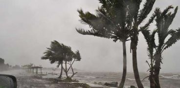 فقدان شخص وإجلاء 2000 أخرين أثر ضرب الإعصار المداري "ساراي" في فيجي