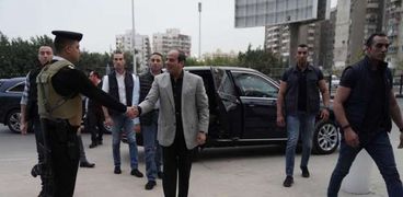 الرئيس السيسي خلال زيارته لقسم شرطة مدينة نصر
