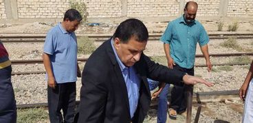 رئيس السكة الحديد يتفقد  خط القبارى مرسى مطروح