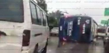 إنقلاب أتوبيس سياحي بسبب سوء العوامل الجوية في الإسكندرية