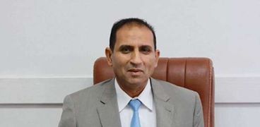 الدكتور أحمد غلاب، رئيس جامعة أسوان