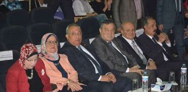 بالصور| عصام شرف: مصر تستطيع المشاركة في تكوين كتلة صاحبة قيم إنسانية