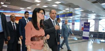 الفريق يونس المصري وزير الطيران المدني ووزيرة السياحة