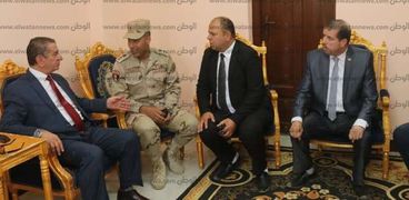 محافظ كفر الشيخ خلال زيارته المحطة العسكرية فى سخا