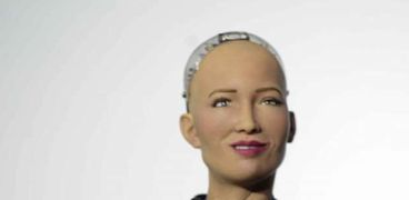 «الروبوت صوفيا» متحدثا في نسخة 2019 من منتدى شباب العالم
