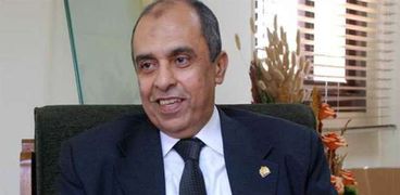 الدكتور عزالدين ابوستيت، وزير الزراعة واستصلاح الأراضي