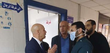 وكيل صحة الشرقية يتفقد سير العمل بمستشفى ديرب نجم