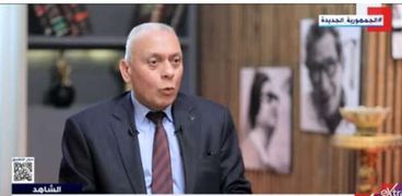 حسن مكاوي العميد السابق لكلية الإعلام بجامعة القاهرة
