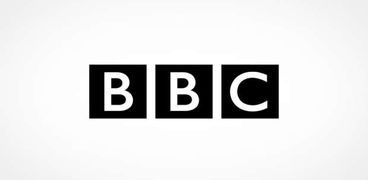 الحكومة البريطانية تتهم "بي بي سي" بالتحيز.. وتدرس إمكانية سحب ترخيصها