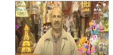 صفوت الأشقر صاحب منفذ لبيع فوانيس رمضان