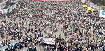الآلاف احتشدوا في المحافظات لمطالبة الرئيس باستكمال مسيرة البناء