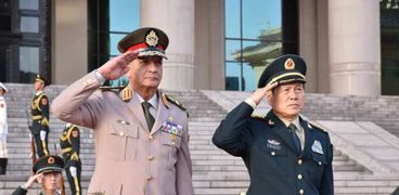 وزير الدفاع يجري مباحثات للتعاون المشترك مع الصين