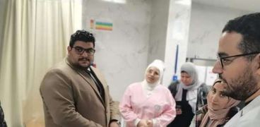 الدكتور محمد سامي خلال تفقده مركز الإسماعيلية الطبي