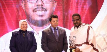 وزير الشباب يكرم الفائزين في «أوسكار»