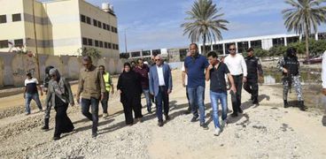 محافظ بورسعيد يتفقد منطقة الحراسات