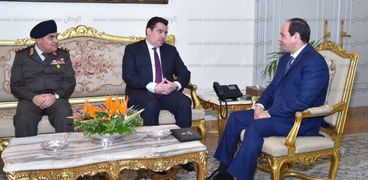 الرئيس عبد الفتاح السيسي يلتقي وزير الدفاع القبرصي