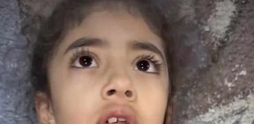 طفلة متأثرة بالقصف على غزة