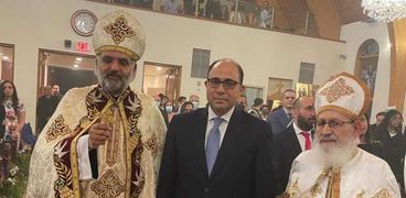 سفير مصر بكندا يشارك في قداس عيد القيامة
