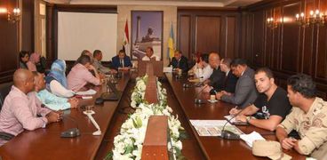 اجتماع محافظ الإسكندرية مع اللجنة الدائمة لحصر المباني التراثية