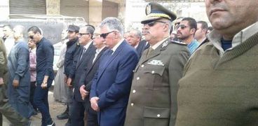 مدير امن كفر الشيخ خلال جنازة الضابط الشهيد