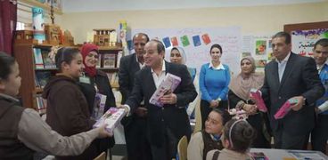 جانب من زيارة الرئيس السيسي لمدرسة الحصص الابتدائية
