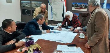نائب محافظ القاهرة تتابع خطة الصرف الصحي بالمقطم