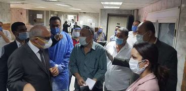 محافظ الجيزة يتفقد مستشفي ام المصريين للتأكد من توافر المستلزمات الطبية والأدوية