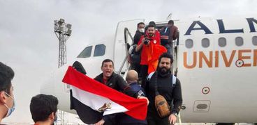 شباب سيناء يسافرون للكاميرون خلف المنتخب المصرى