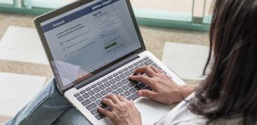 فيسبوك يطلب من المستخدمين "صور عارية" لوقف الانتقام الإباحي