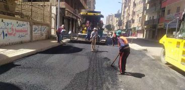 جانب من رصف وتطوير شوارع أسيوط