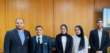 طلاب كلية حقوق جامعة الإسكندرية الفائزون في المحاكاة الصورية