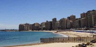 شواطئ الإسكندرية بلا زوار لأول مرة