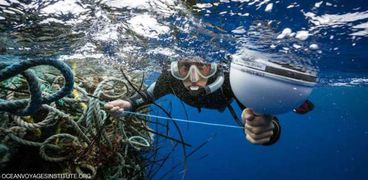 بحارة متبرعين لتنظيف المحيط يعثروا على 40 طن من شباك الصيد