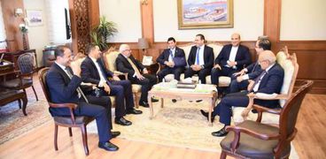 وزير الرياضة يضع حجر أساس النادي المصري الجديد ببورسعيد