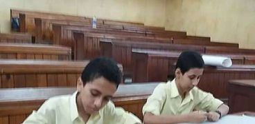 تلاميذ مدارس شرق الإسكندرية يتنافسون بمسابقة الخط العربي