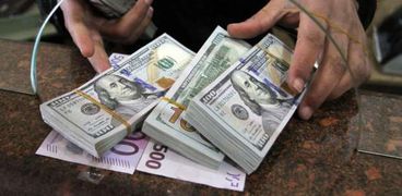 ارتفاع أسعار الدولار مقابل الجنيه في البنوك المصرية