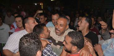 فرحة أهالى أبناء محافظة الدقهلية العائدين من ليبيا بعد تشريدهم من عصابة تتبع تنظيم «داعش»