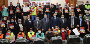 وثائق تأمين للعمالة غير المنتظمة من القوى العاملة ومحافظة القاهرة