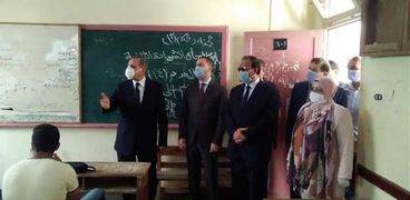 محافظ كفرالشيخ يتفقد لجان الثانوية العامة بالعاصمة في آخر يوم امتحانات  
