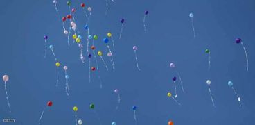 مجموعة من البالونات كادت تسبب كارثة جوية في إنجلترا