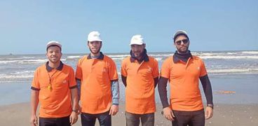 فريق المنقذين بشاطئ بورسعيد